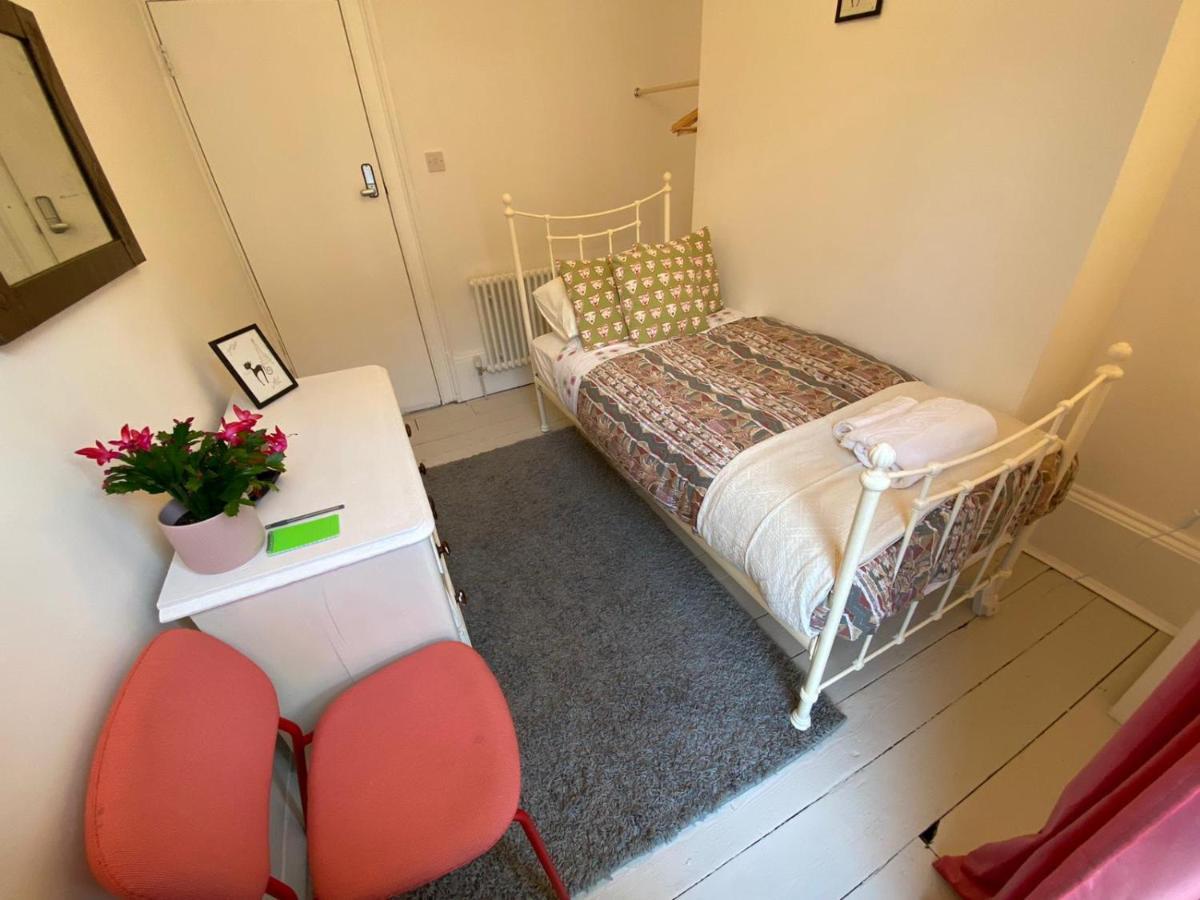 Camden Town Accomodation ลอนดอน ภายนอก รูปภาพ